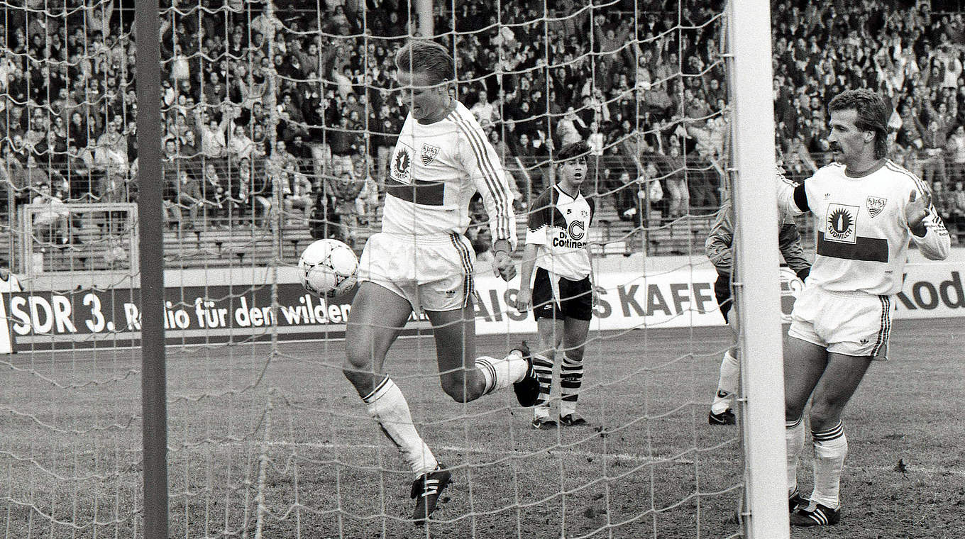 Drei Tore beim höchsten VfB-Sieg gegen den BVB: Sverrisson (l.) am 23. Februar 1991 © imago/Sportfoto Rudel