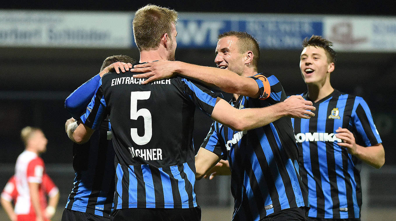 12. Spieltag in der Staffel-Südwest: SV Eintracht Trier - Kickers Offenbach 6:0 (2:0): Trier macht in einem packenden Spiel gegen den aktuellen Meister aus Offenbach das halbe Dutzend voll. © imago/Jan Huebner