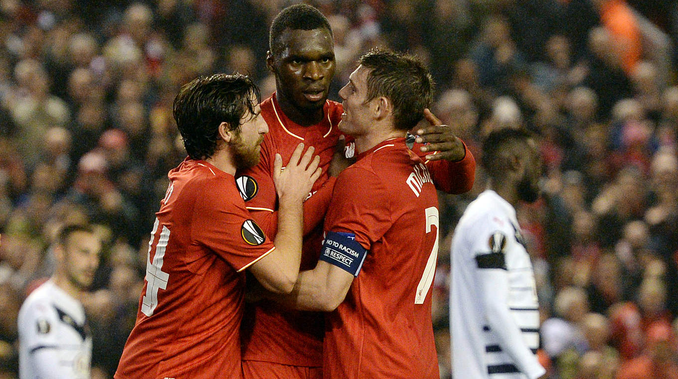 Trifft zum Siegtreffer: Liverpools Christian Benteke (M.) © 2015 Getty Images