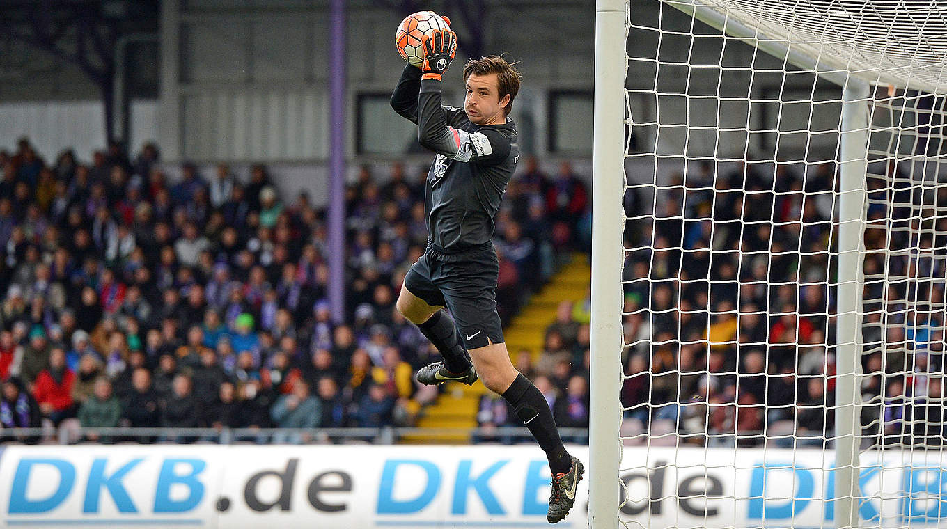 Wenig beschäftigt gegen Fortuna Köln: Erzgebirge Aues Torhüter Martin Männel © 2015 Getty Images