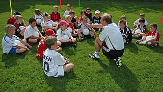 Auch den Kindern muss bewusst sein: Als Mitglied eines Teams gibt es auch Pflichten!  © dfb