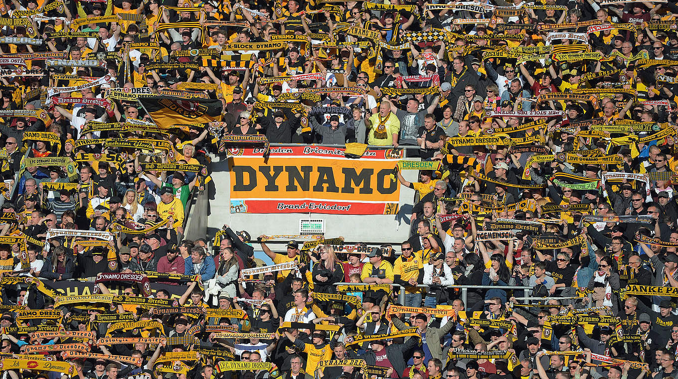 Der Spitzenreiter zieht: Die Fans von Dynamo Dresden freuen sich auf die Rückrunde © Getty Images