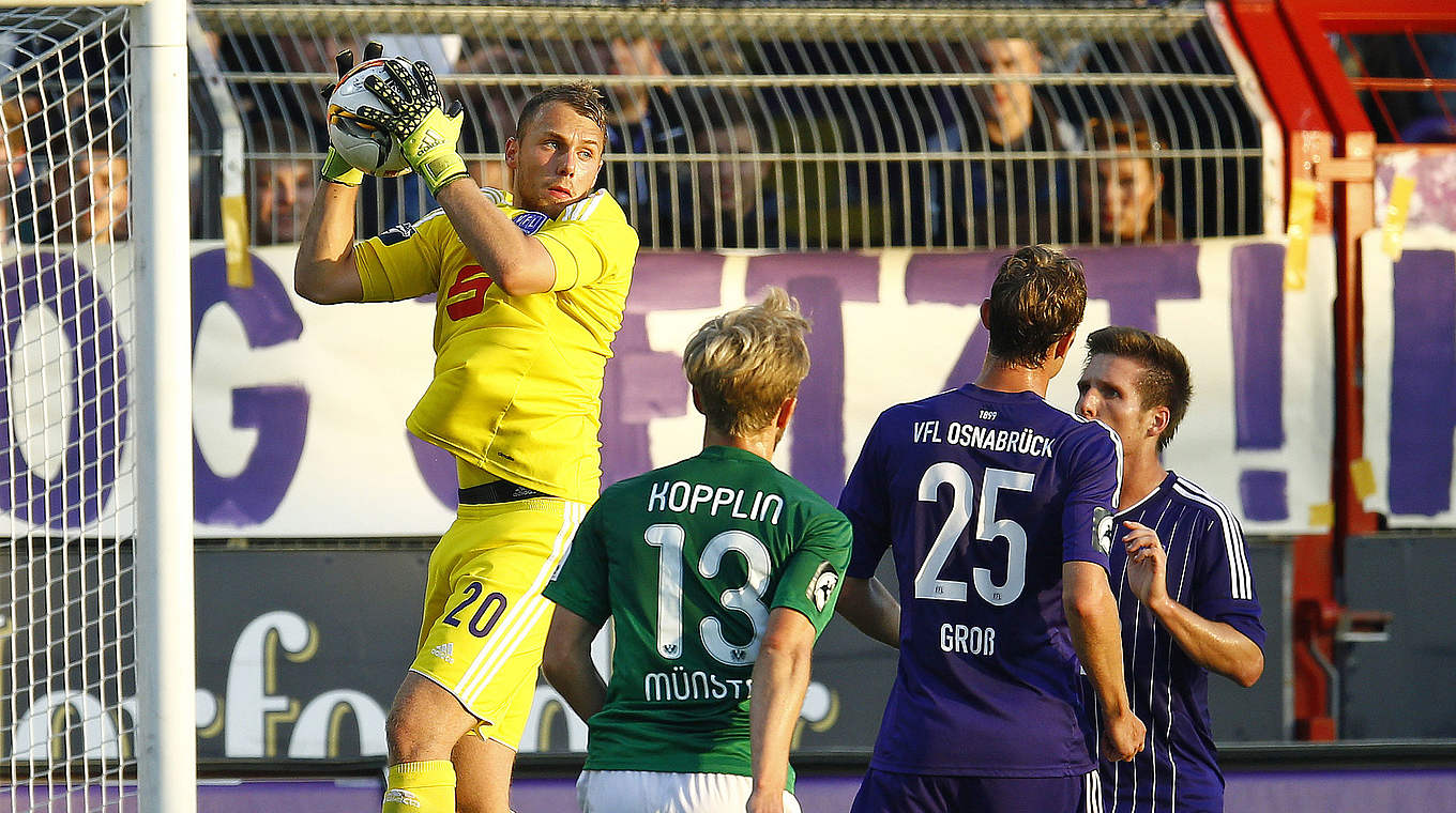 Favorit der Fans am 18. Spieltag: Keeper Marvin Schwäbe (l.) vom VfL Osnabrück © 2015 Getty Images