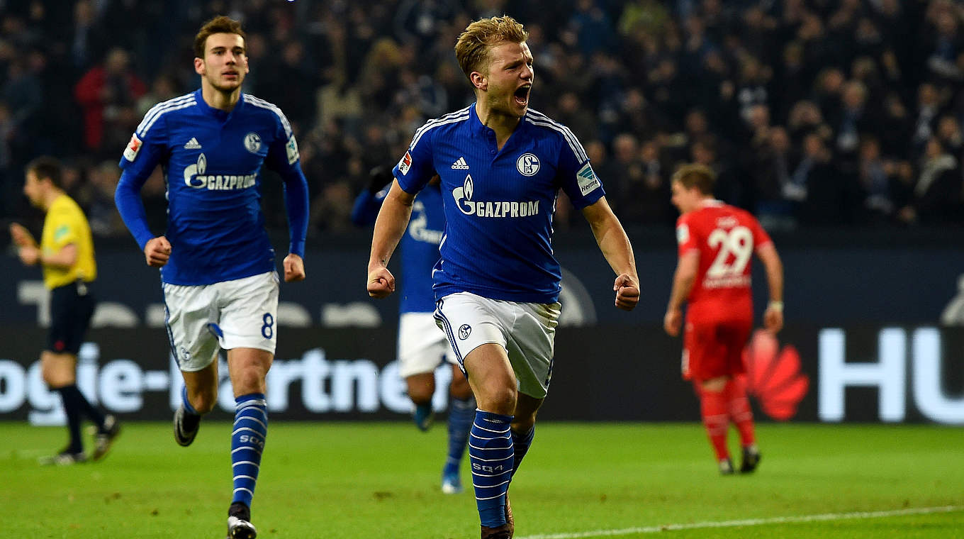 Geis celebrates his goal on his first start since his suspension © 2015 Getty Images