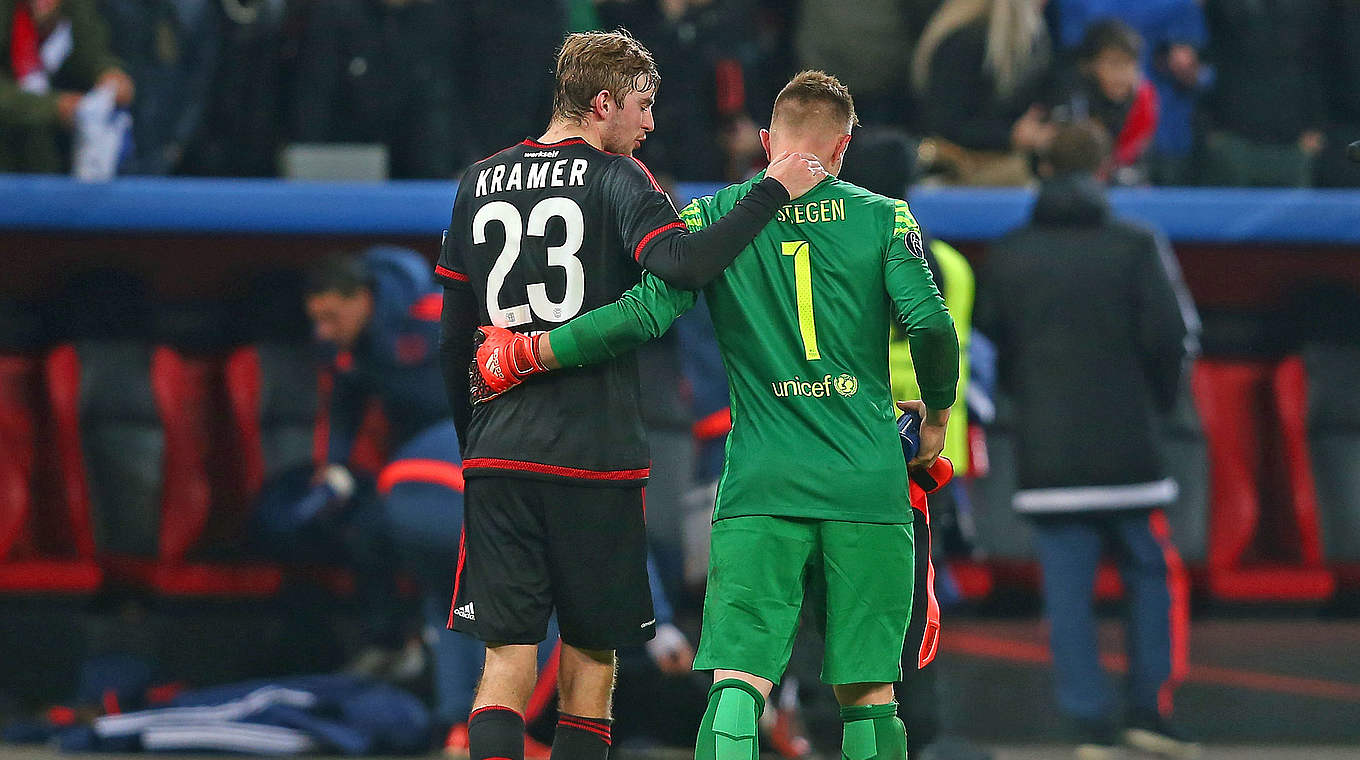 Ter Stegen mit DFB-Teamkollege Kramer: "Können auf dem Platz kein Mitleid haben" © 2015 Getty Images