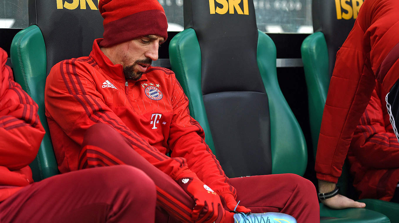 Fällt erneut bis zum Jahresende aus: Franck Ribéry vom FC Bayern © PATRIK STOLLARZ/AFP/Getty Images