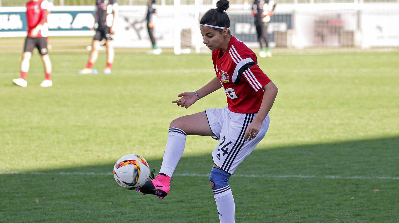 Trifft doppelt für Leverkusen: Sarah Abu Sabbah © imago/foto2press