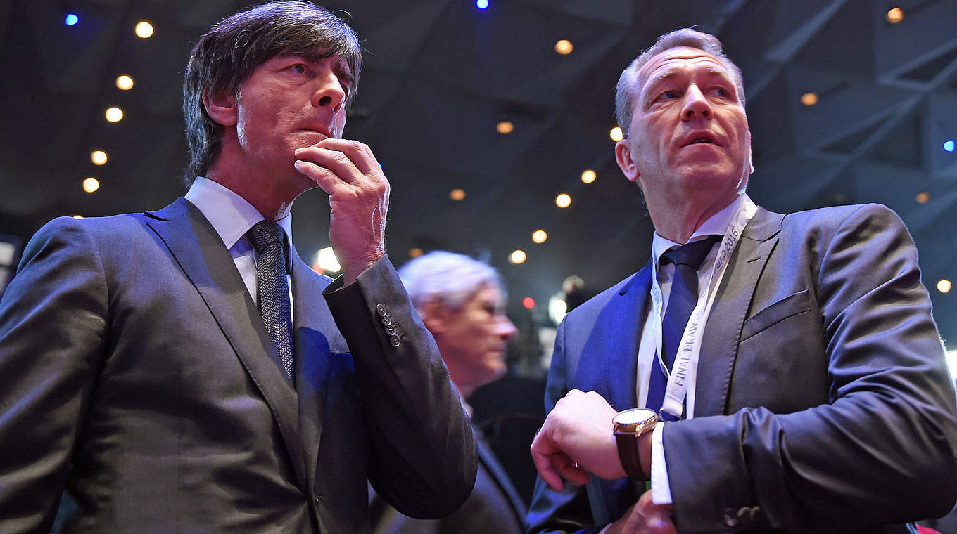 Vor Ort: Bundestrainer Joachim Löw und Torwart-Trainer Andy Köpke © 2015 Getty Images