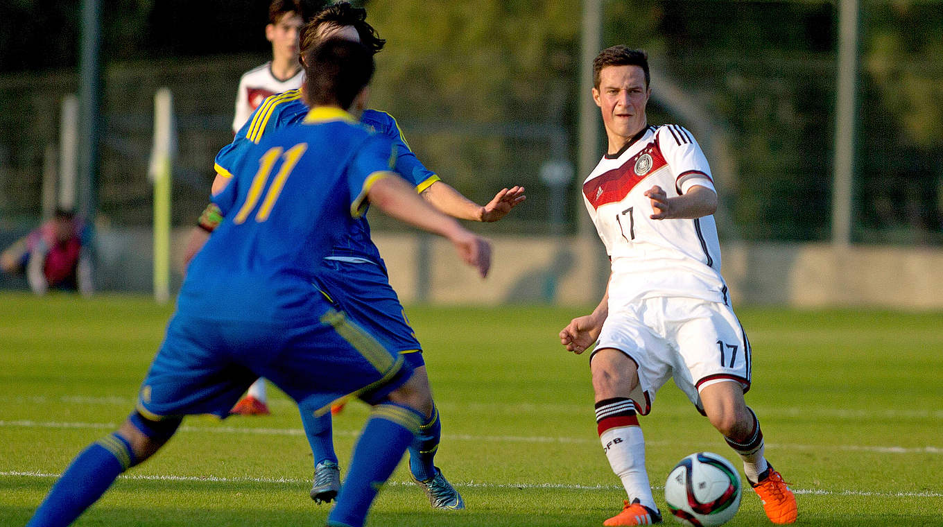 Auftaktsieg gegen die Ukraine: Hoffenheims Johannes Bender (r.) und die DFB-Auswahl © 2015 Getty Images