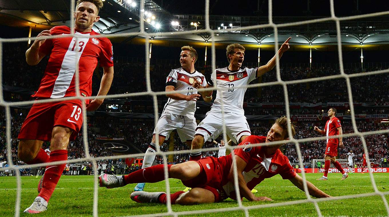 Torschützen unter sich: Götze und Müller bejubeln das 3:1 in der EM-Qualifikation 2015 © Getty Images