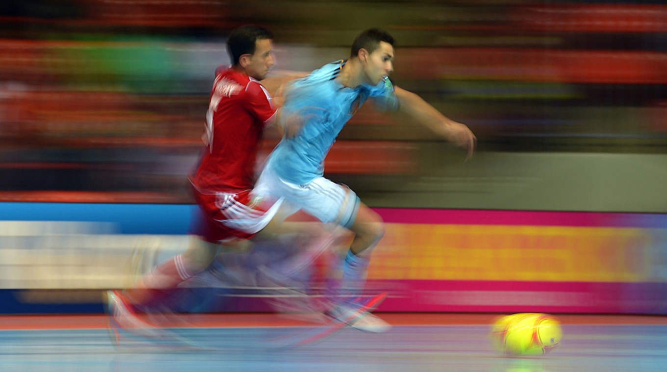 Spielen in der Halle: Training online gibt hilfreiche Tipps zum Thema © 2012 FIFA