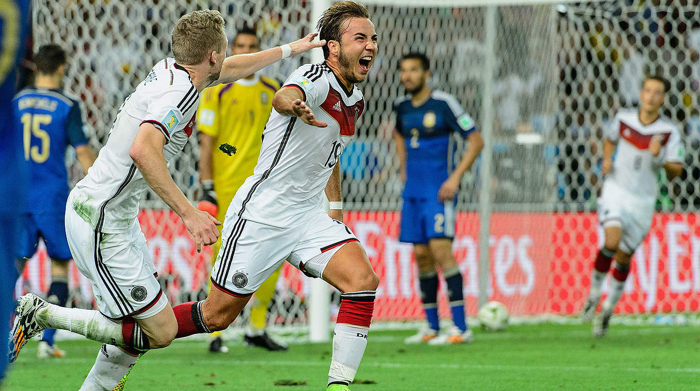 "Mach' ihn, mach' ihn - er macht ihn": Götze (v.) macht Deutschland zum Weltmeister © 2014 Getty Images
