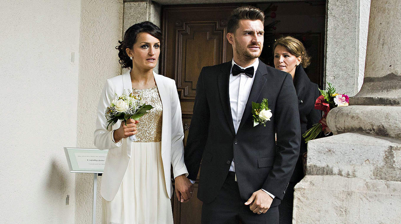 Wedding in 2013: Fatmire (left.) and Enis Alushi © imago/Moritz Müller