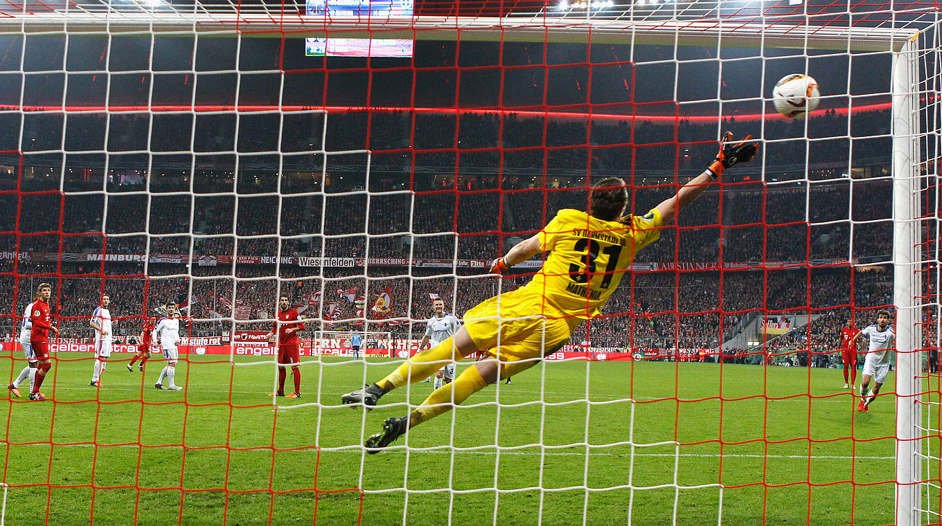 Bayern München - Darmstadt 98 1:0 (1:0): Xabi Alonso gelingt in der 40. Minute ein Traumtor aus rund 30 Metern © 2015 Getty Images