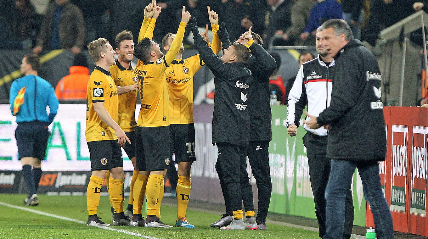 Erster Sieg nach fünf Unentschieden in Folge: Dynamo Dresden jubelt © Jan Kuppert