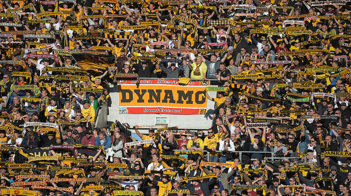 Zuschauerkrösus Dresden: Zum Spiel gegen Chemnitz kamen 29.555 Fans © 2015 Getty Images