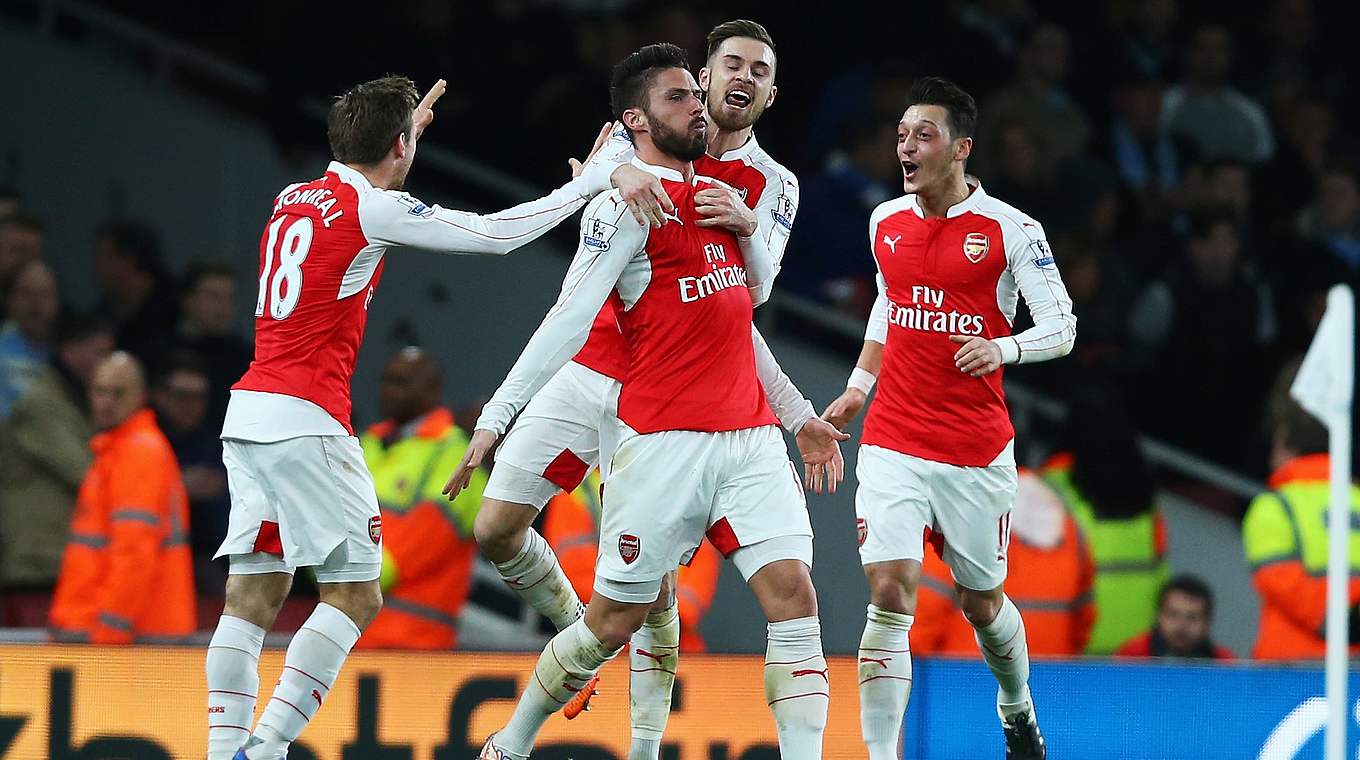 Wichtiger Sieg für Arsenal: Jubel bei Özil (r.) und Co. © GettyImages