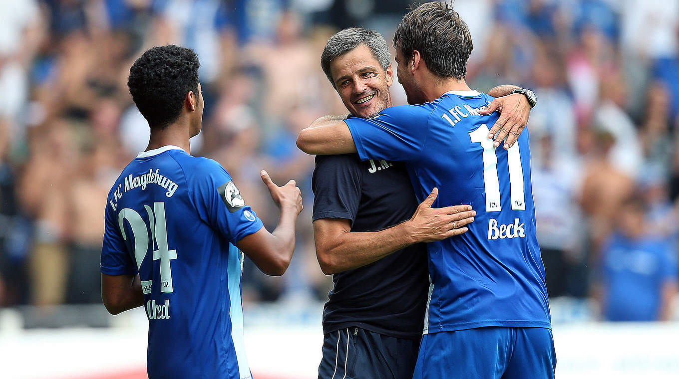 Beck (r.) jubelt mit Trainer Jens Härtel (M.): "Ausbeute von 32 Zählern ist hervorragend" © Getty Images