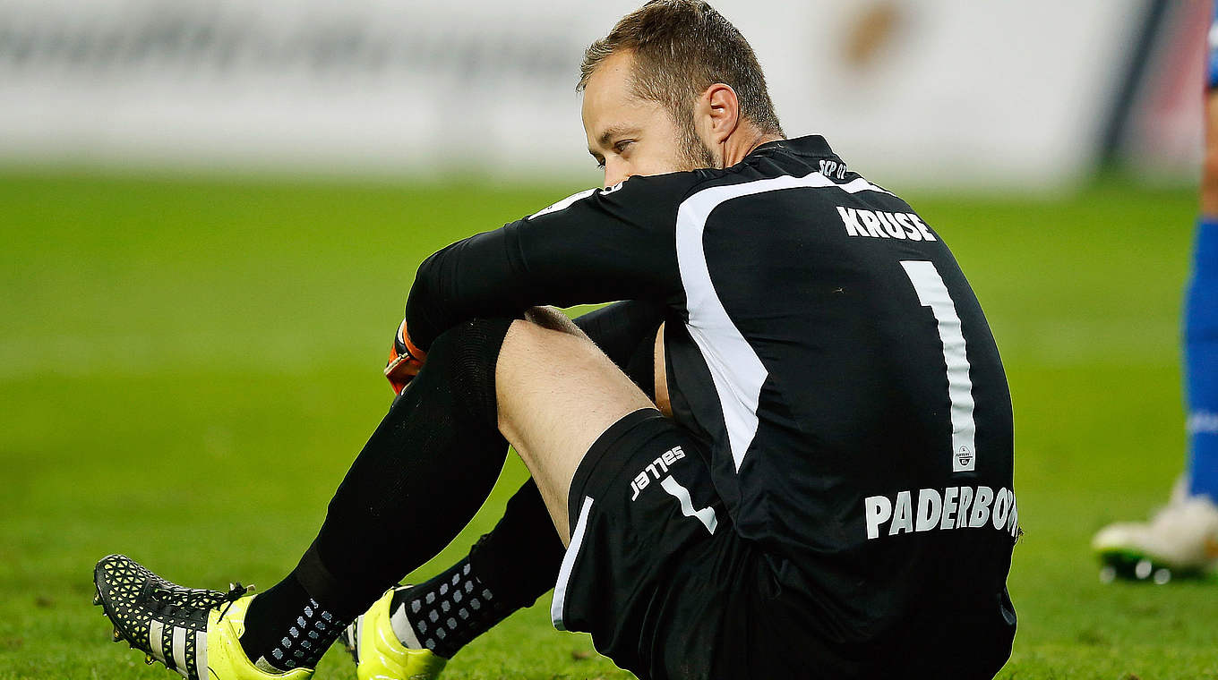 Problemfall Defensive: Paderborns Lukas Kruse musste 33-mal hinter sich greifen © Getty Images