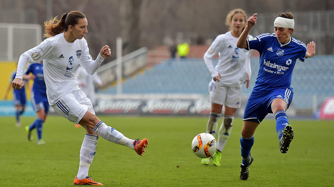 Ihr Anschlusstor brachte nicht die Wende: Jenas Ivana Rudelic (l.) © FF USV Jena/ Jürgen Scheere