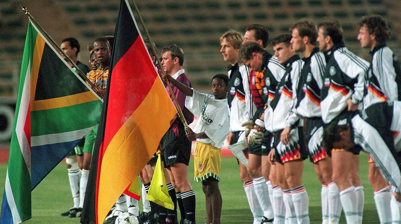 Torlose Premiere in Südafrika: die Nationalmannschaft zu Gast in Johannesburg 1995 © Bongarts/GettyImages