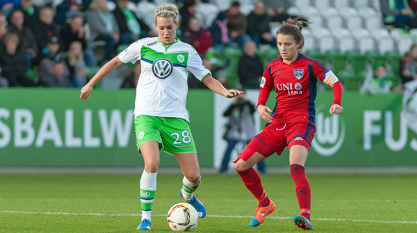 Rückschlag im Titelkampf: Wolfsburg und Nationalspielerin Lena Goeßling (l.) © Jan Kuppert