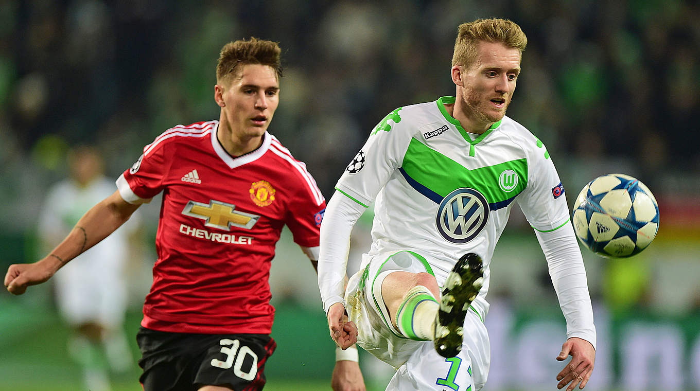 Auf dem Weg ins CL-Achtelfinale: Schürrle (r.) und Wolfsburg besiegen ManUnited © 2015 AFP/Getty Images