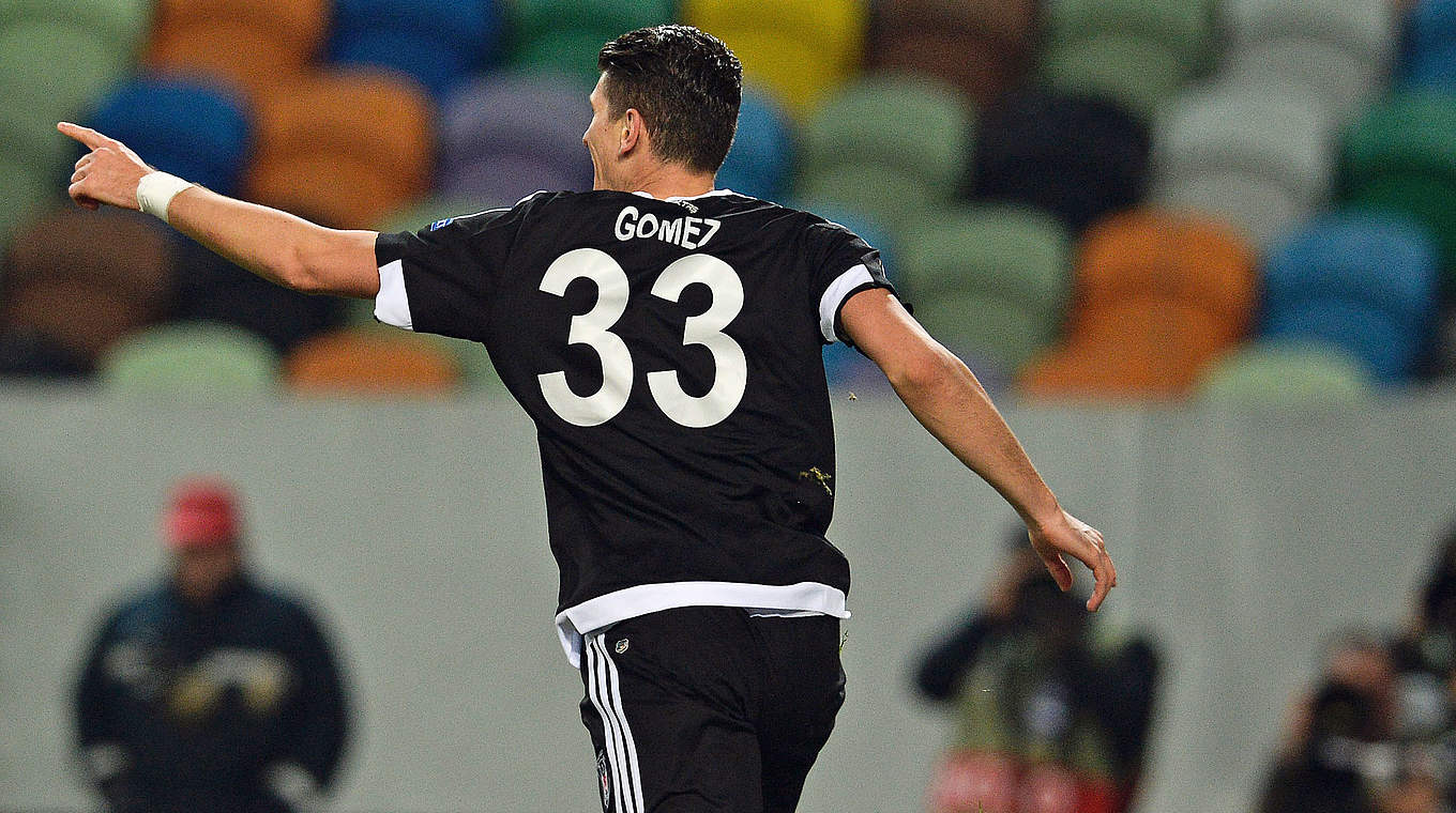 Mario Gomez and Besiktas edge closer to Last 16 © AFP/Getty Images