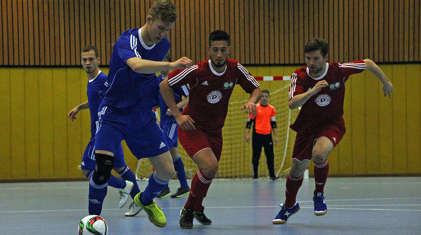 1:0-Erfolg zum Auftakt: Brandenburg (in Blau) besiegt Hessen © Rüdiger Zinsel