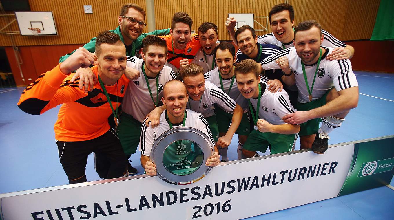 Neuer Futsal-Champion: Nach vier Siegen feiert die Auswahl aus Sachsen den Titel © 2016 Getty Images