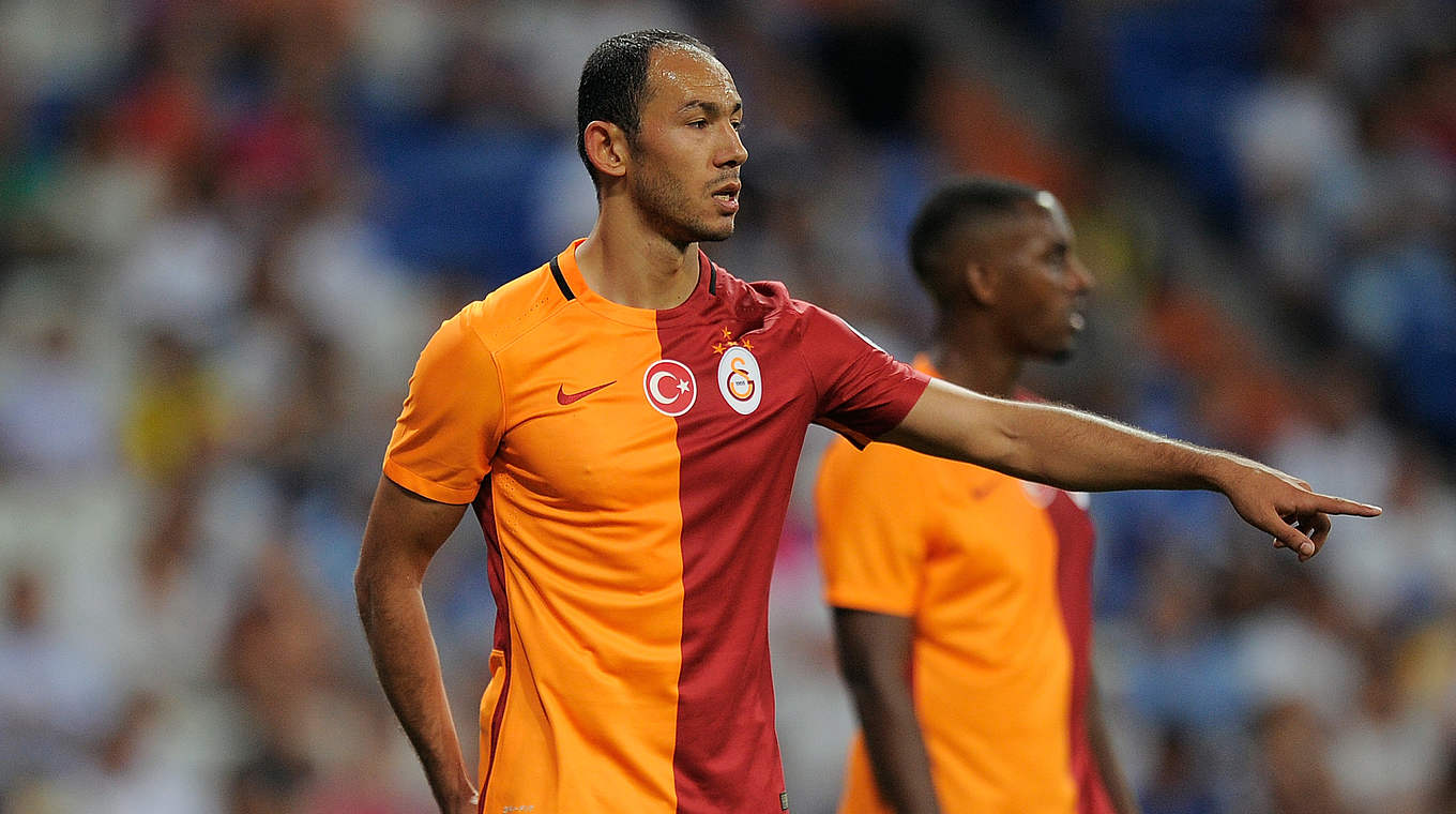 Trifft für Galatasaray zum Ausgleich: Routinier Umut Bulut (l.) © 2015 Getty Images