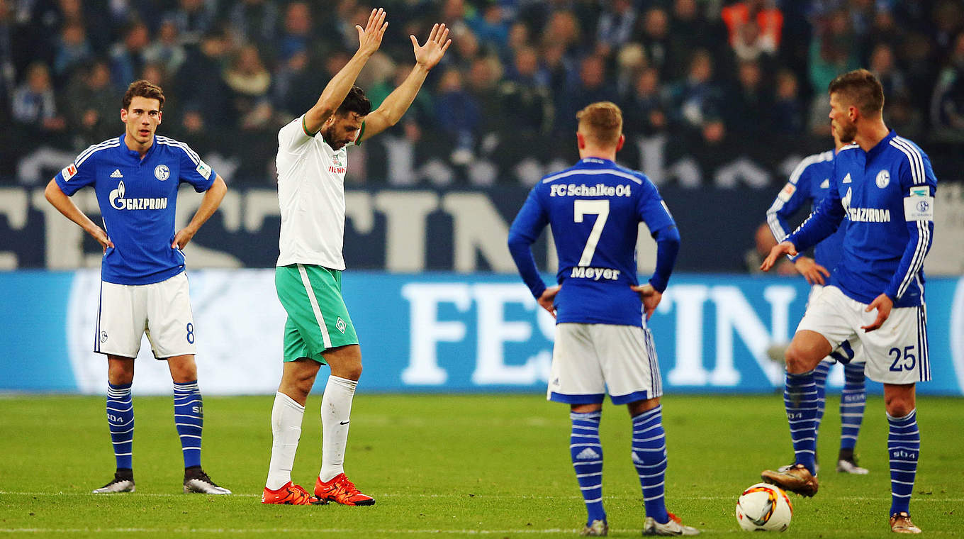 Claudio Pizarro puts Werder into the lead © 2016 Getty Images