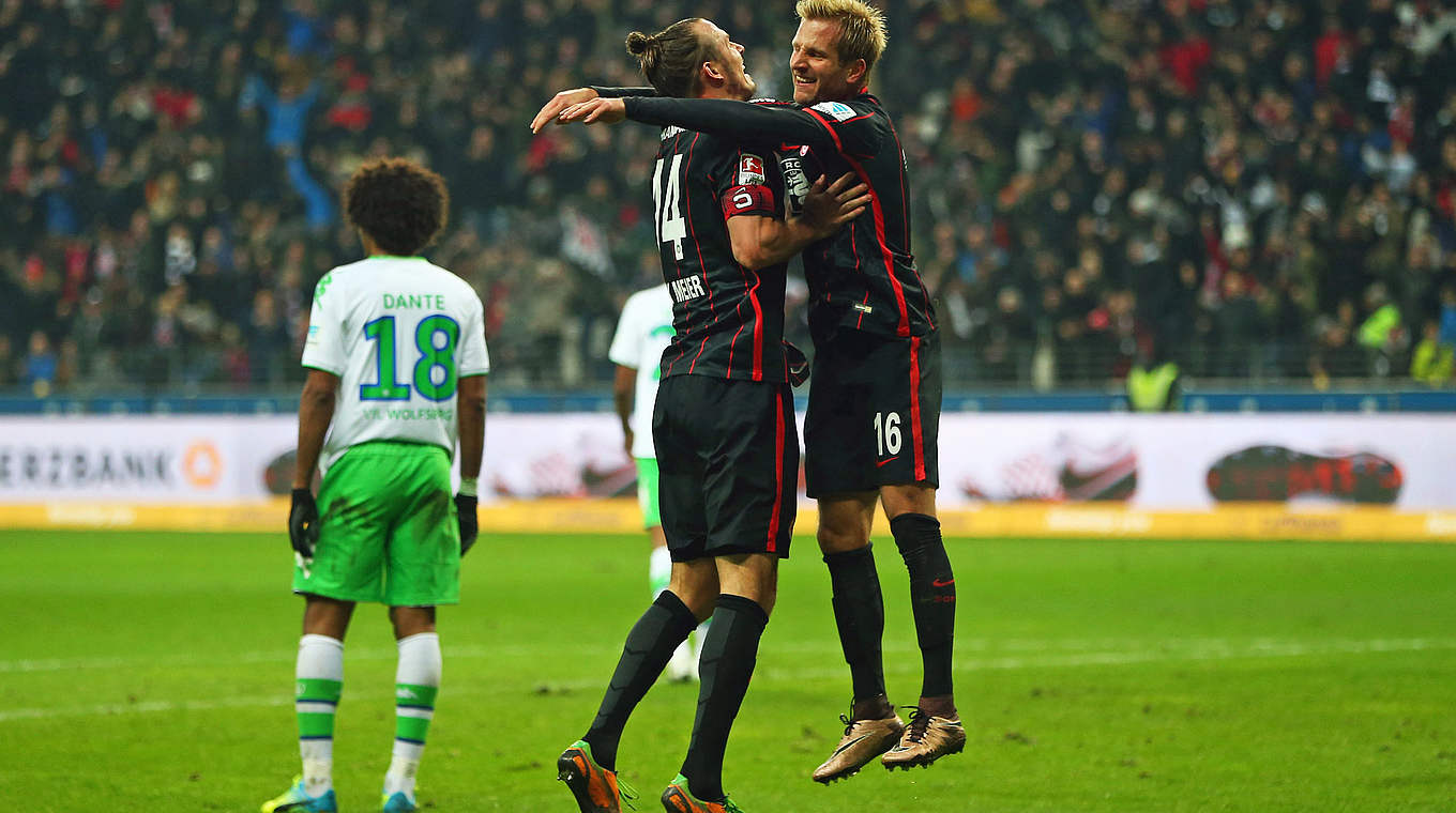 Trifft drei Mal in der zweiten Hälfte gegen Wolfsburg: Frankfurts Alexander Meier © 2016 Getty Images