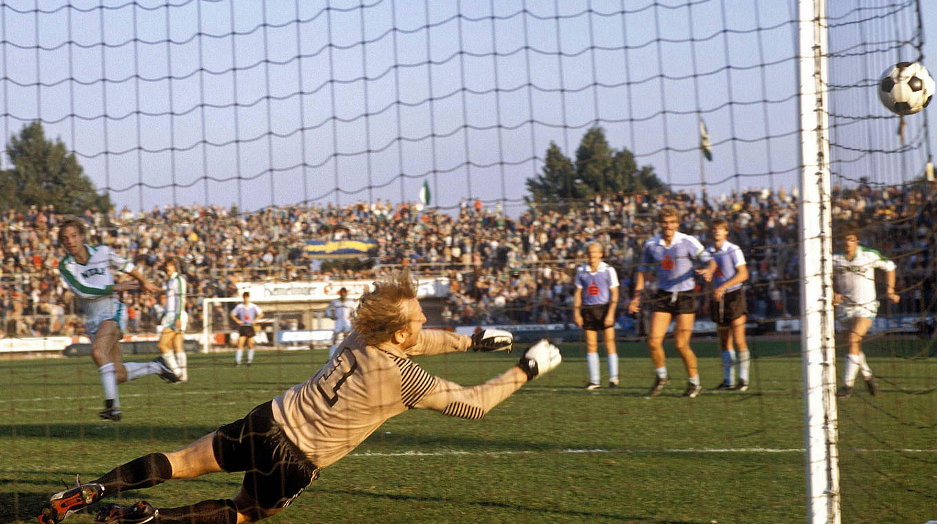 Elfmeter pariert, Kellerduell verloren: Hertha-Keeper Wolfgang Kleff 1980 in Bremen © imago/Kicker/Eissner 