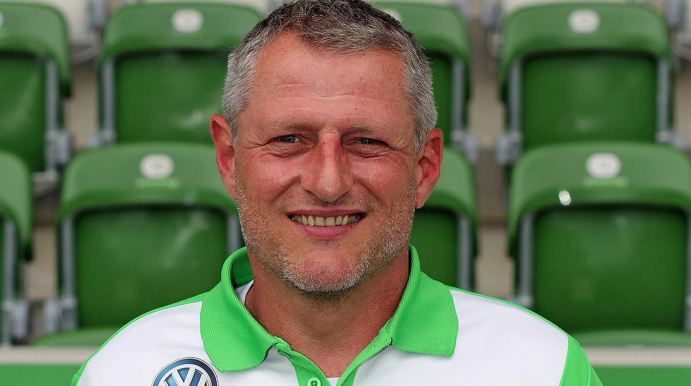 Wolfsburg fehlt nur noch ein Punkt: Trainer Steffen Brauer © Darius Simka/Regios24