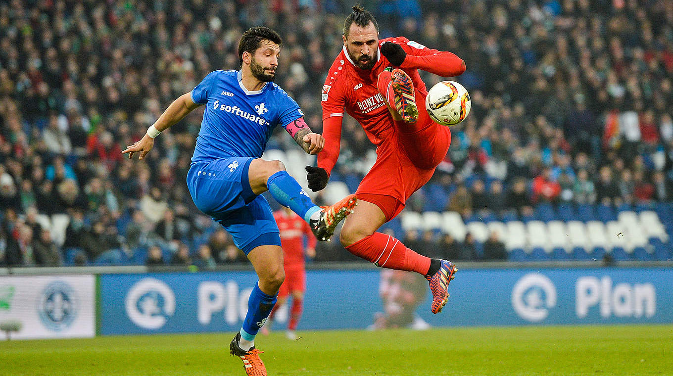 Unglückliches Comeback: Hugo Almeida (r.) trifft bei Hannovers Niederlage © Getty Images