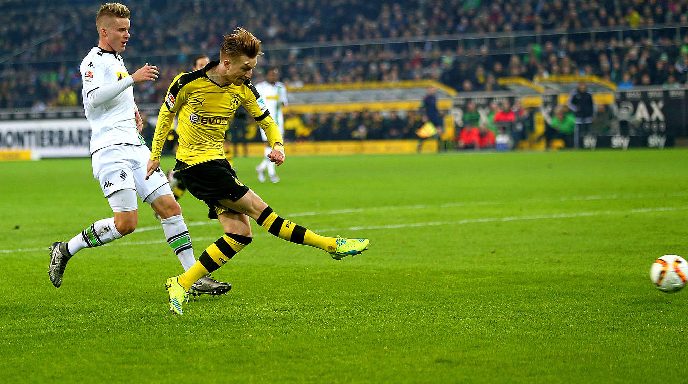 Der erste Schritt zum Sieg: Marco Reus (2.v.l.) markiert das 1:0 in Mönchengladbach © Getty Images