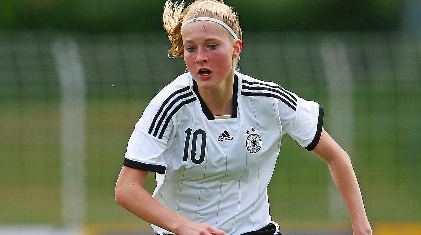 Will mit dem SC Freiburg im Meisterschaftskampf vorlegen: Janina Minge © 2015 Getty Images