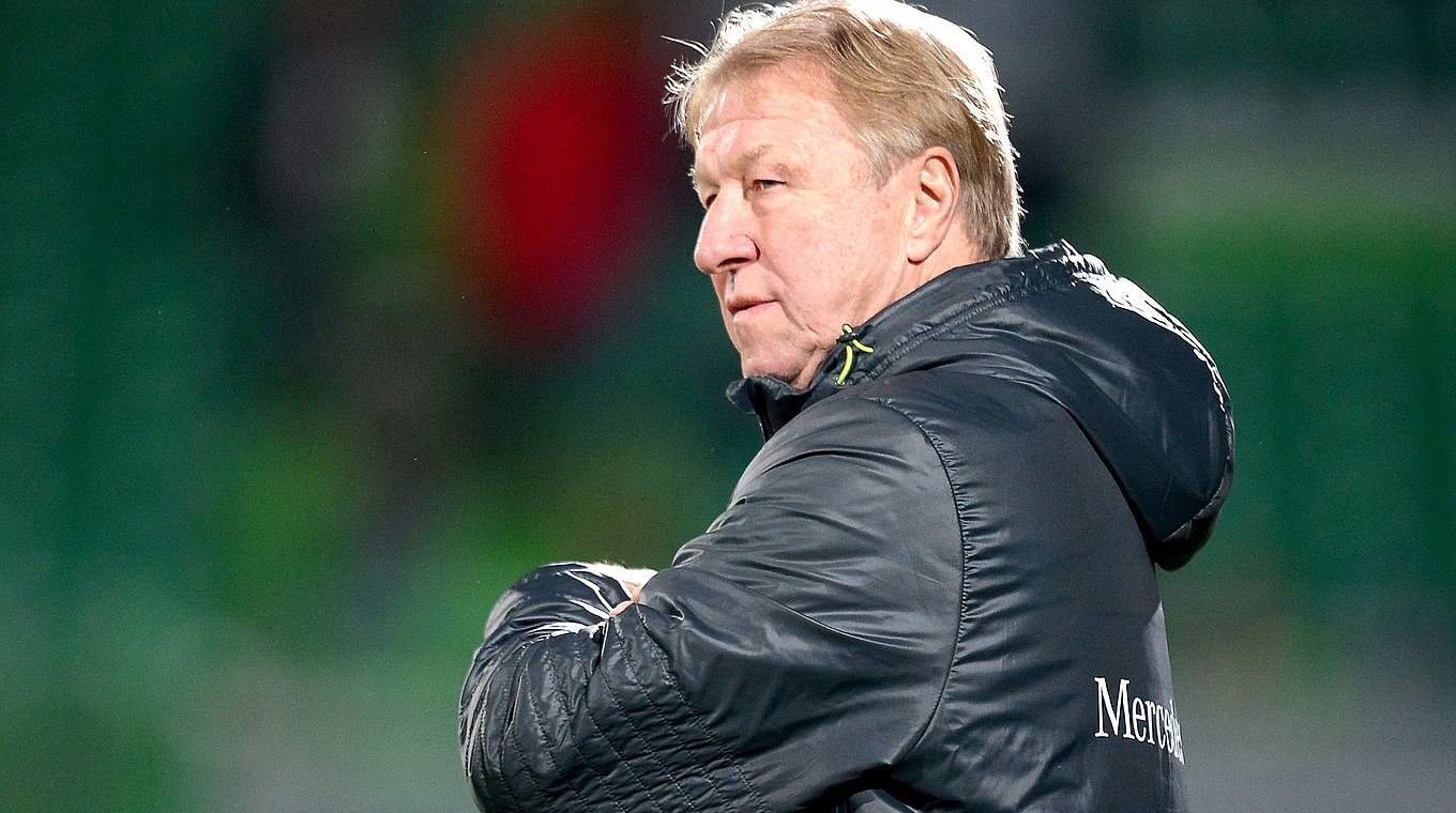 Horst Hrubesch warnt seine Spieler: "Die Färöer können ja eigentlich nicht verlieren" © Getty Images