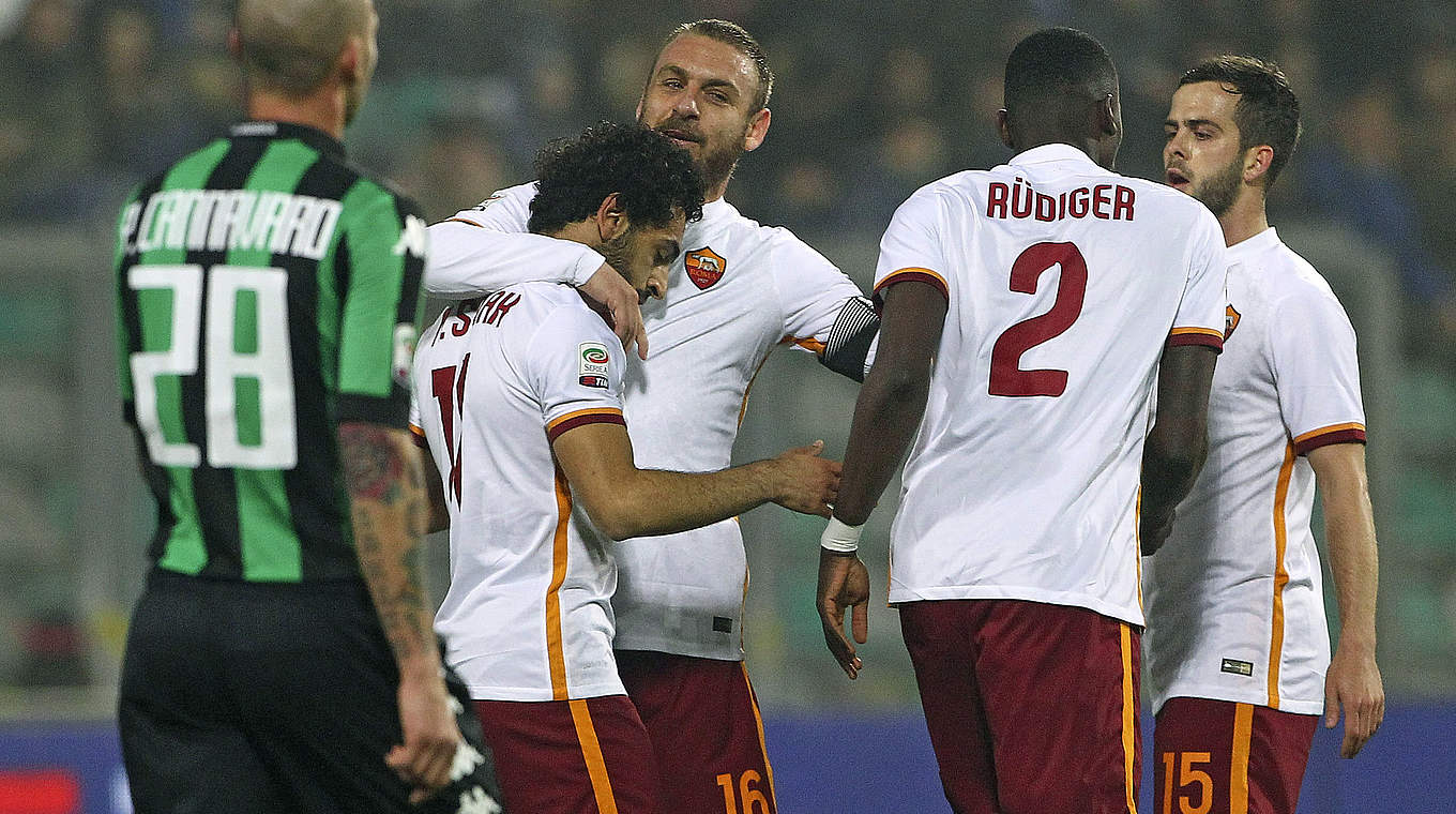 Antonio Rüdiger celebrates Roma's away win. © 2016 Getty Images