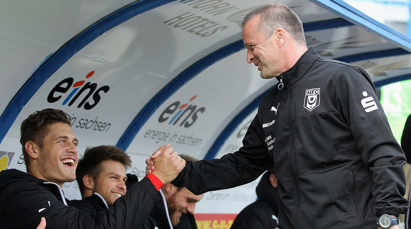 Tritt mit Halle gegen früheren Klub Dresden an: Trainer Stefan Böger © 2015 Getty Images