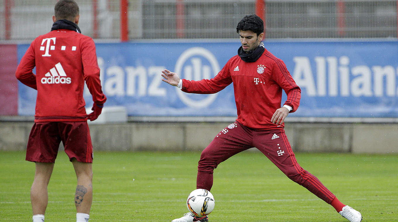 Wieder im Bayern-Training: Serdar Tasci (r.) © 2016 Getty Images