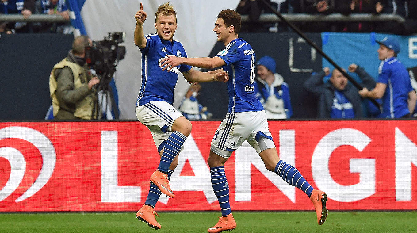 "Wir haben eine sehr, sehr gute Leistung gezeigt": Goretzka (r.) mit Geis © imago/Revierfoto