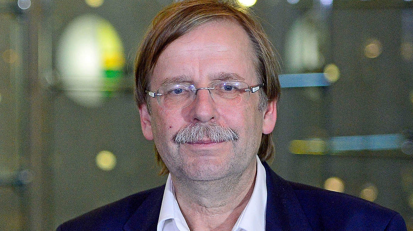 Ziehungsleiter bei der Auslosung: 1. DFB-Vizepräsident Dr. Rainer Koch © Getty Images