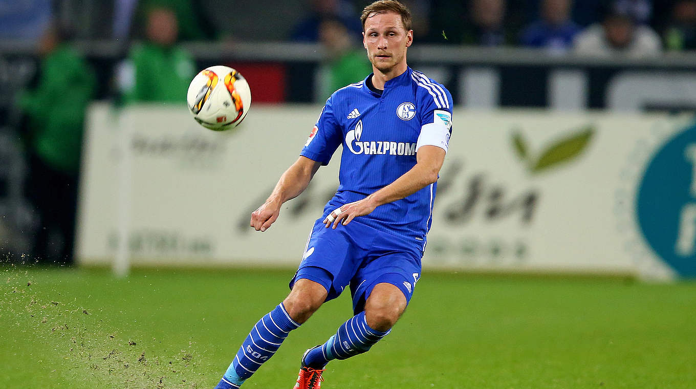 Vor 97. Bundesligasieg: Benedikt Höwedes, Kapitän und Urgestein des FC Schalke 04 © 2015 Getty Images