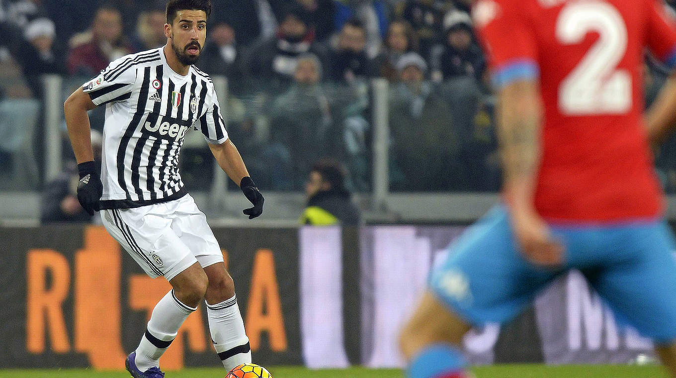 Wegbereiter des Siegtreffers für Juve: Sami Khedira (l.) beim Comeback gegen Neapel © imago/Insidefoto