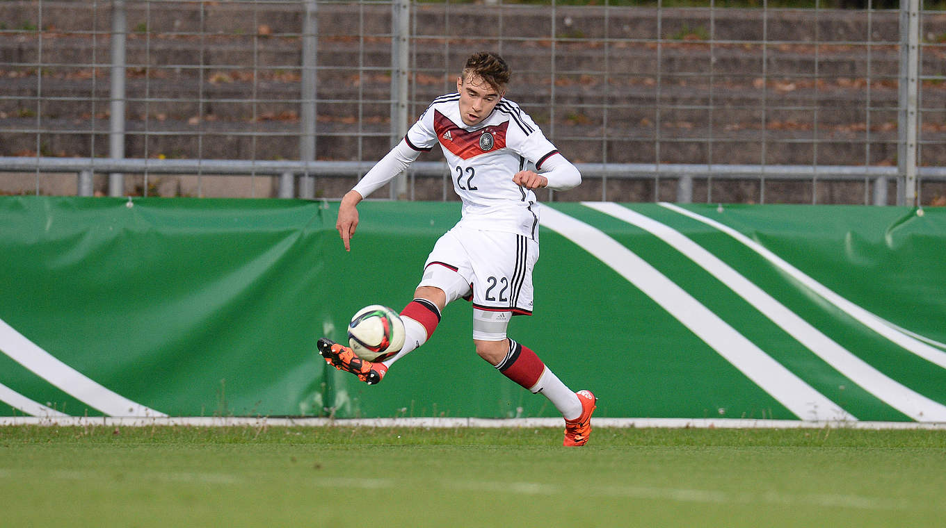 Bereits in der ersten Minute erfolgreich für Schalke: U 19-Nationalspieler Joshua Bitter © 2015 Getty Images