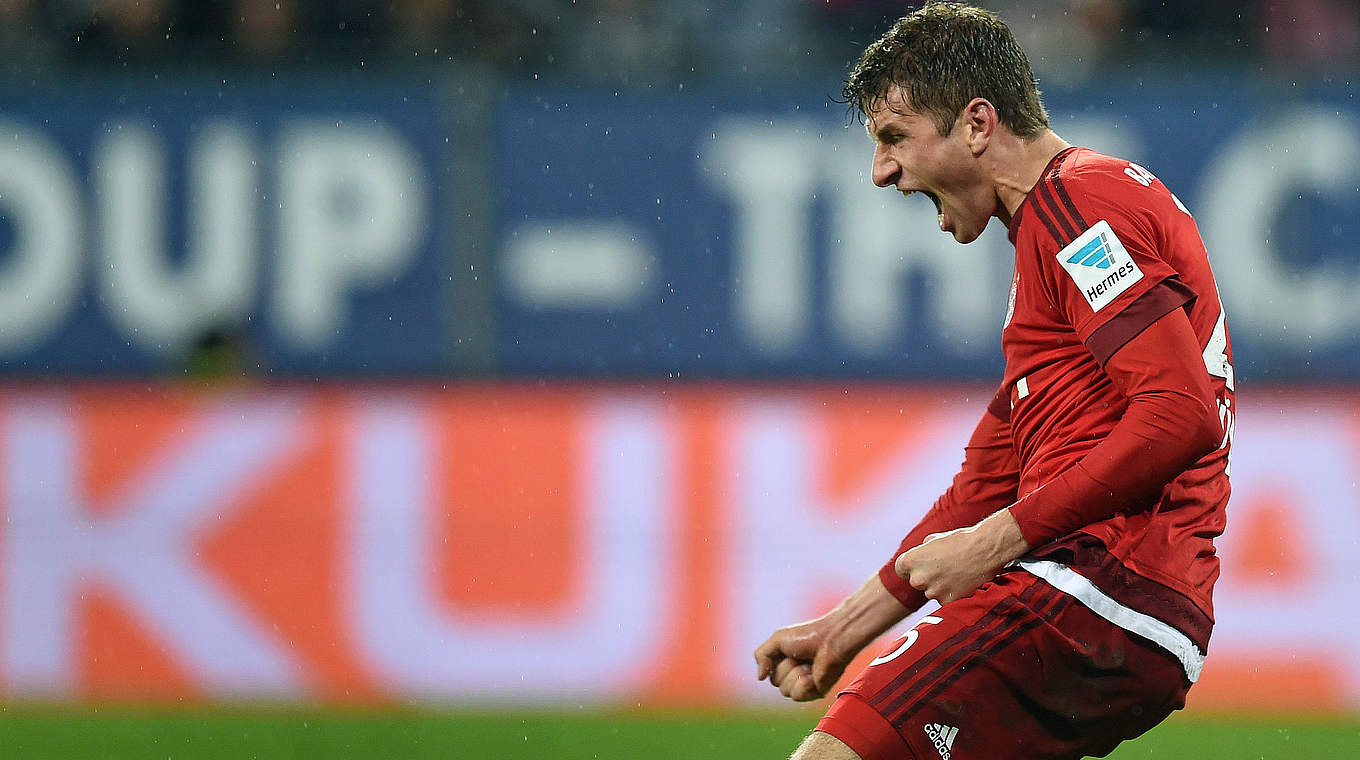 Thomas Müller going home "a happy man" after derby victory © CHRISTOF STACHE/AFP/Getty Images
