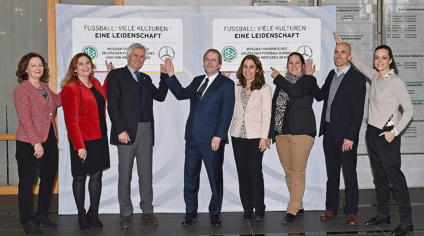 Viele Kulturen - eine Leidenschaft: Jury des DFB- und Mercedes-Benz-Integrationspreises © press photo, do not use for advertising purposes