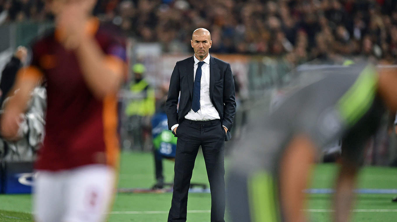 Erstmals Cheftrainer bei einem Champions-League-Spiel: Real-Coach Zinedine Zidane © ALBERTO PIZZOLI/AFP/Getty Images
